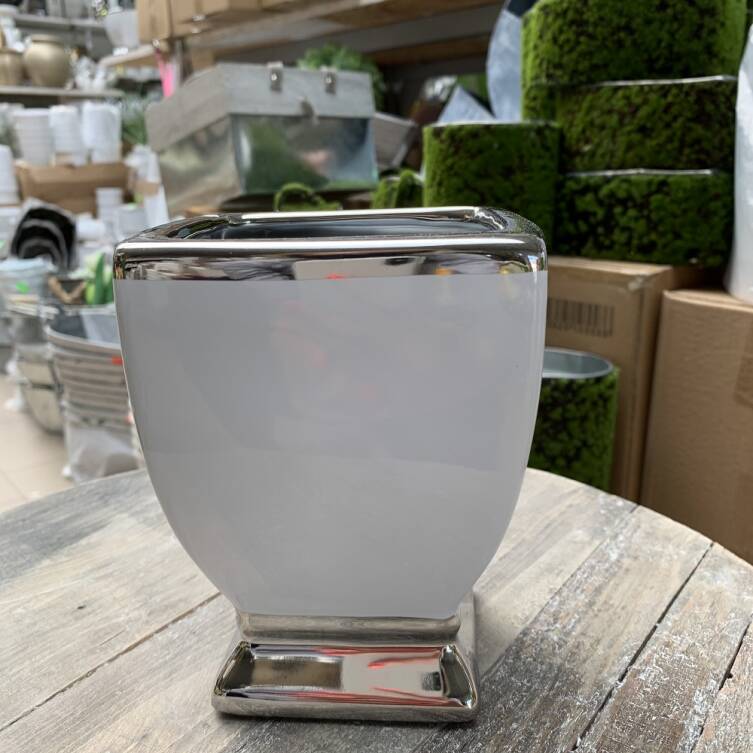 Doniczka, szerokość 11 cm