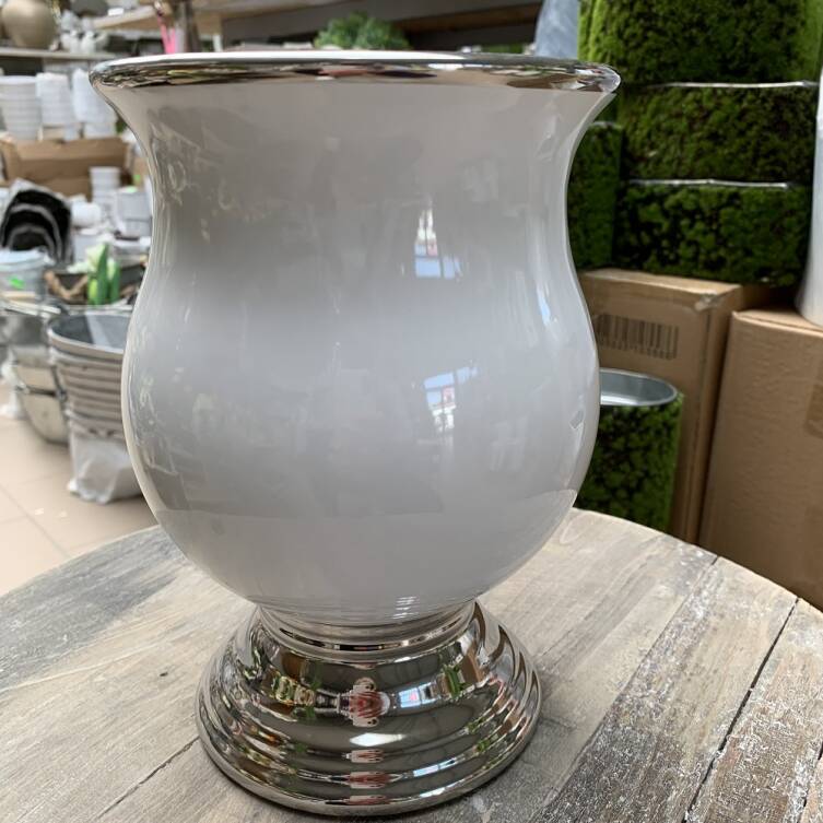 Doniczka, szerokość 15 cm